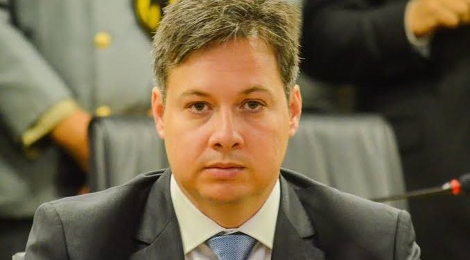 Projeto que prevê detectores de metais e agentes em escolas é aprovado na ALPB