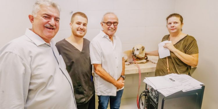 Cícero inaugura primeira Clínica Veterinária Municipal de João Pessoa