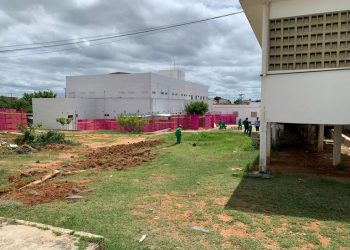 Governador cumpre promessa feita em Patos e inicia obras de ampliação do Hospital Regional
