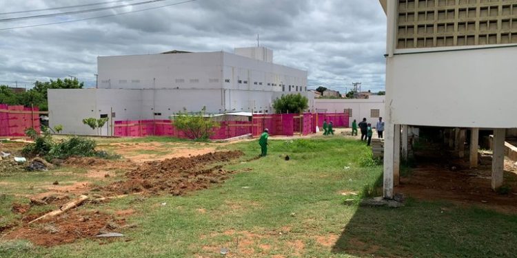 Governador cumpre promessa feita em Patos e inicia obras de ampliação do Hospital Regional