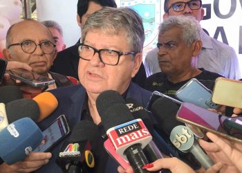 João Azevedo não descarta aliança com Romero: “Ninguém fecha a porta para nada”