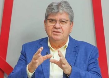 Governador anuncia reajuste de 80,02% aos professores prestadores de serviço