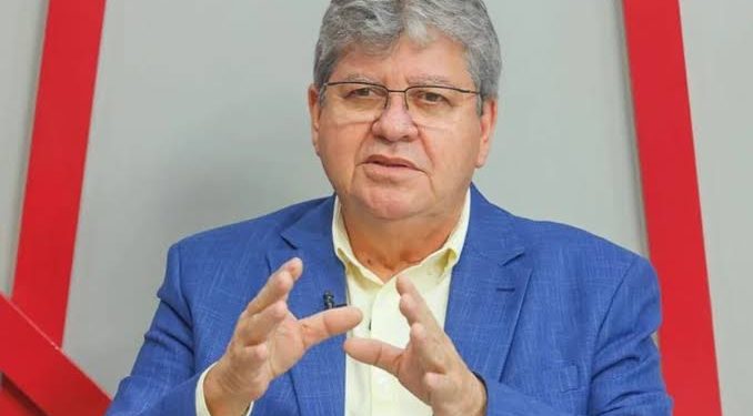 Governador anuncia reajuste de 80,02% aos professores prestadores de serviço