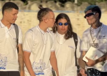 Nova farda da rede estadual de ensino da Paraíba viraliza nas redes sociais