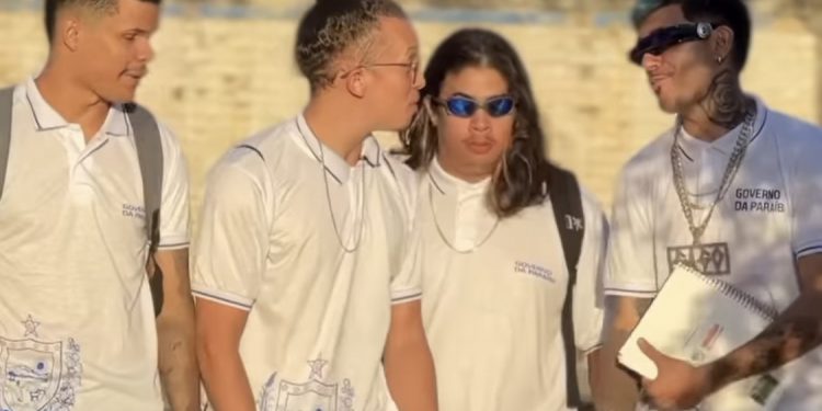 Nova farda da rede estadual de ensino da Paraíba viraliza nas redes sociais
