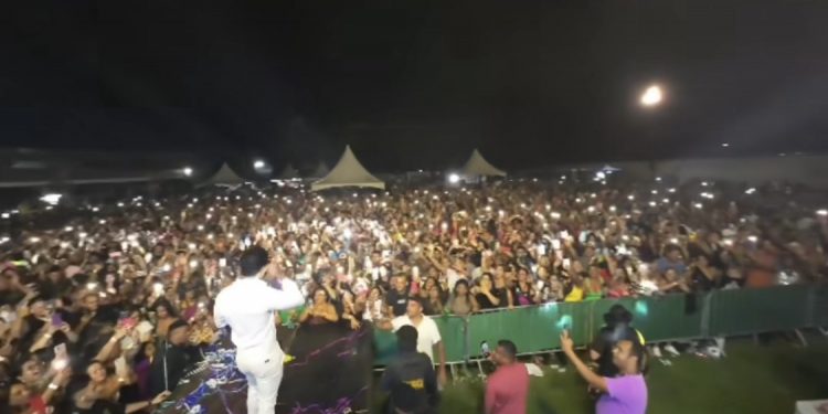 Prefeita de Bayeux cede estádio municipal para realização de festa privada que teria seu filho como sócio