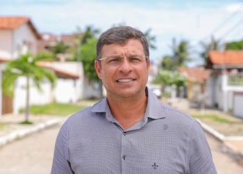 Habilidoso nos bastidores, Vitor Hugo consegue atrair oito partidos de esquerda e direita