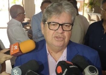 João admite pela primeira vez que pode disputar Senado em 2026