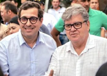 João Azevêdo rejeita sugestão de Galdino para assumir PSB na PB: “Isso não é importante”