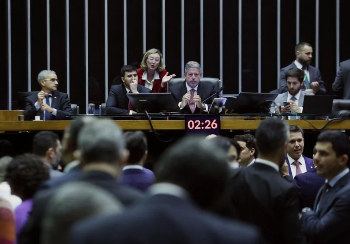 No apagar das luzes, Câmara aprova MP dos ministérios; apenas dois deputados paraibanos votam contra