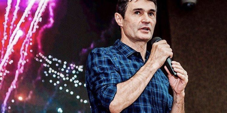 Romero vai as redes sociais e granate que terminará mandato na Câmara Federal