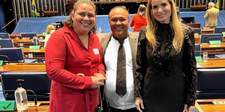 Com salário de quase R$10 mil no Senado, Fofinho assume de vez prefeitura de Bayeux