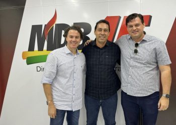 Após se filiar ao MDB, Léo Bandeira se reúne com Veneziano e Taciano para discutir projetos para Lucena