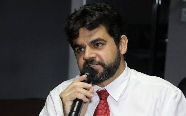 Prefeito de São Bento ignora decretos de emergência e contrata banda por R$250 mil