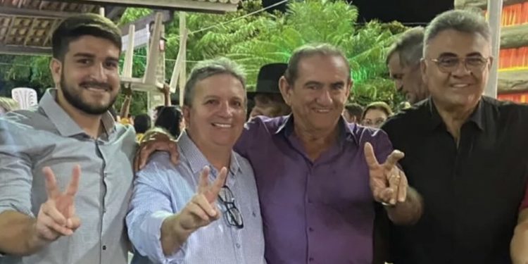 Grupo ligado a Márcio Roberto rompe com Eudim e adere ao ex-prefeito de Riacho dos Cavalos