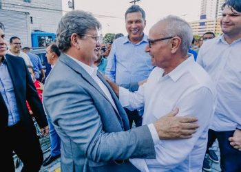 Mídia nacional aponta que João Azevêdo trabalha para trazer Lula para o palanque de Cícero