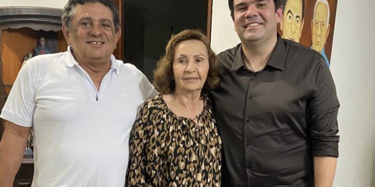 Eduardo Carneiro amplia bases no Brejo