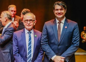 Justiça Eleitoral rejeita ação do MP para cassar mandatos de Cícero e Léo Bezerra