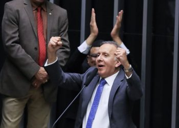 Câmara aprova reforma tributária em 1º turno; apenas um paraibano vota contra