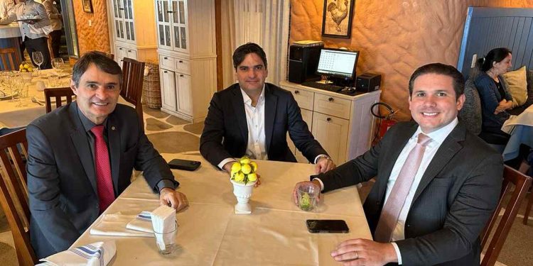 Romero vai ‘caminhar junto’ com Republicanos, mas não bate martelo sobre filiação