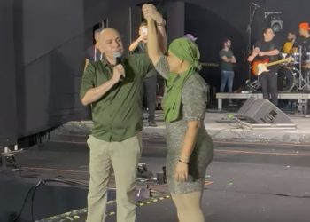 Emerson e Jane Panta são ovacionados por multidão durante São João de Santa Rita