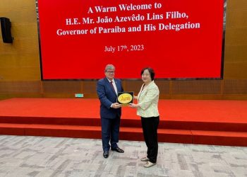 Na China, João Azevêdo consolida parcerias com Universidade de Xangai