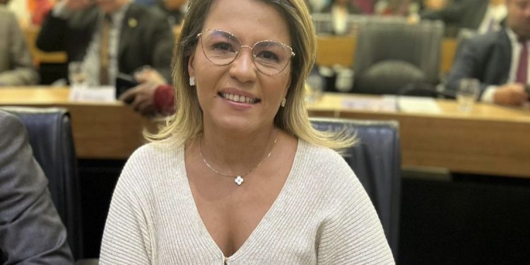 Deputada Jane Panta destina emenda de R$400 mil para investimentos na UPA de Bayeux