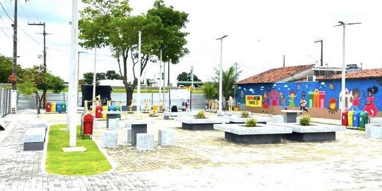 Prefeitura de Santa Rita entrega praça no bairro Naelson Panta Júnior