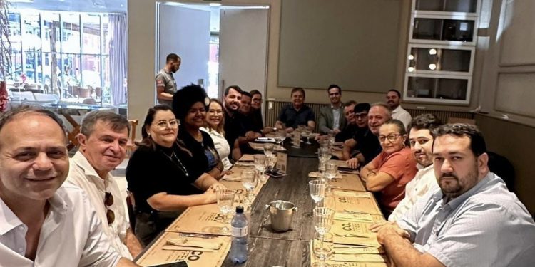 Lucas Ribeiro e Adriano Galdino reúnem oposição em Campina Grande