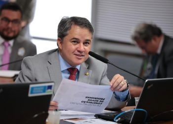 Efraim contempla quatro municípios com mais de R$ 2 milhões em recursos para saúde