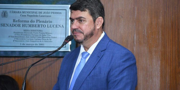 Na abertura do semestre, Dinho anuncia edital para construção da nova sede da CMJP