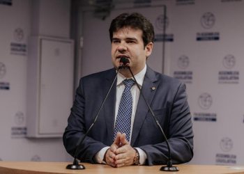 No retorno dos trabalhos na ALPB, Eduardo Carneiro usa a tribuna e sai em defesa dos prefeitos paraibanos