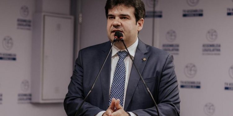 No retorno dos trabalhos na ALPB, Eduardo Carneiro usa a tribuna e sai em defesa dos prefeitos paraibanos