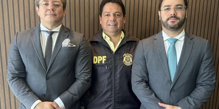 Desembargador suspende pena aplicada por Dino e pede reintegração de Caio à PF