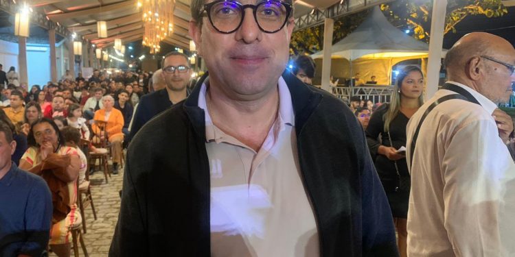 Gervásio afirma que não acredita na adesão de Tovar e Romero e defende Jhony Bezerra, em CG