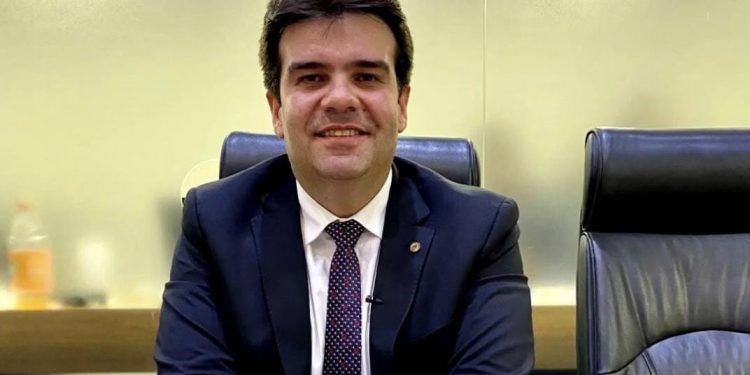 Eduardo Carneiro comemora sanção de lei de sua autoria que estimula empreendedorismo feminino na Paraíba