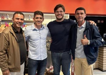 Bastidores: Tovar e Bruno Cunha Lima se encontram em Brasília e sinalizam reaproximação