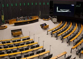 Bancada paraibana na Câmara Federal deve perder duas cadeiras; entenda