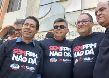 Léo Bandeira participa de mobilização dos prefeitos contra queda no repasse do FPM: “Estamos na luta por toda Lucena”