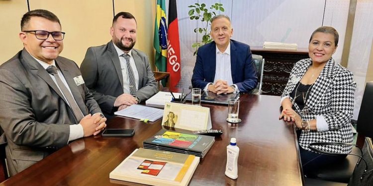 Em Brasília, deputada Dra. Jane Panta se reúne com Aguinaldo em busca de recursos para Santa Rita