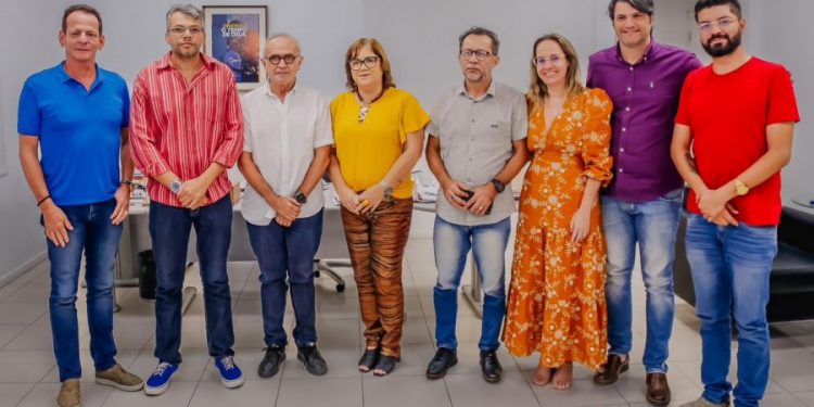 Cícero envia à CMJP projeto para pagamento do Piso da Enfermagem em João Pessoa