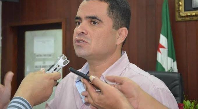 Denúncia aponta que ex-prefeito de Cruz do Espírito Santo usou verba do Fundeb para custear outras áreas