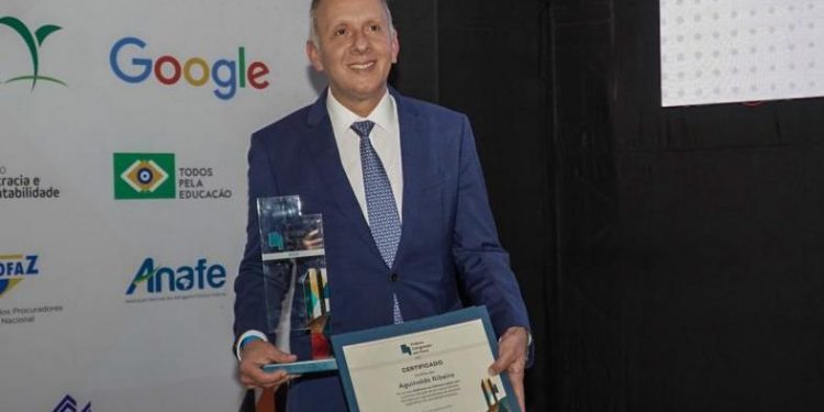 Aguinaldo é eleito o melhor deputado federal do Brasil no Prêmio Congresso em Foco