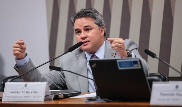 Efraim destina mais de R$6 milhões para a saúde, educação e infraestrutura de 12 municípios