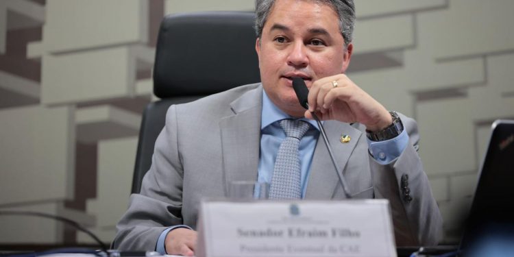 Efraim destina quase R$2 milhões em recursos para aquisição de ‘Van da Saúde’ em seis cidades