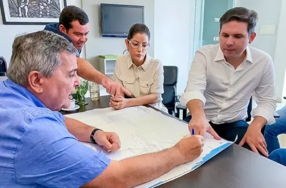 Hugo Motta e Danielle do Vale debatem melhorias para o setor agrícola em reunião na Asplan