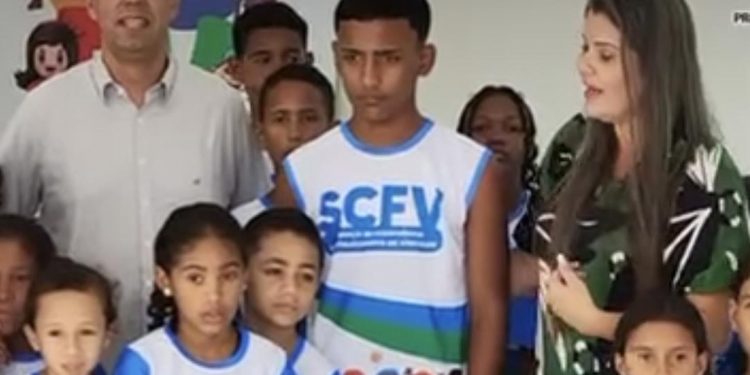 Prefeitura de Lucena entrega dois tipos de uniformes para 180 crianças usuárias do SCFV
