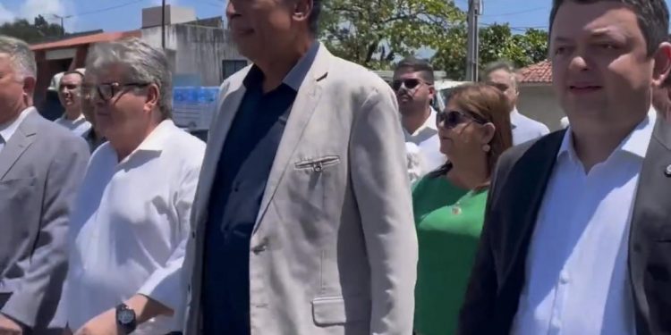 Barbosa se queixa de falas de Cícero e manda recado para o gestor