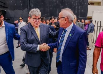 João Azevêdo põe fim a especulações e confirma apoio à reeleição de Cícero em 2024