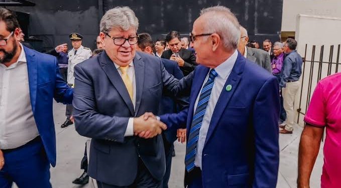 João Azevêdo põe fim a especulações e confirma apoio à reeleição de Cícero em 2024